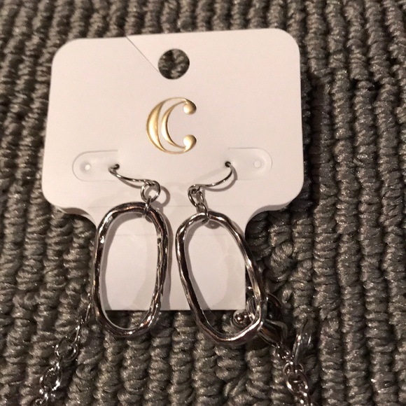 Necklace & earning set - Picture 2 of 3